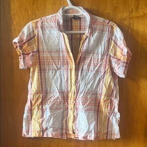 Woman’s Eddie Bauer Short-Sleeve Plaid Button-Up Shirt in Pink & Yellow Small
